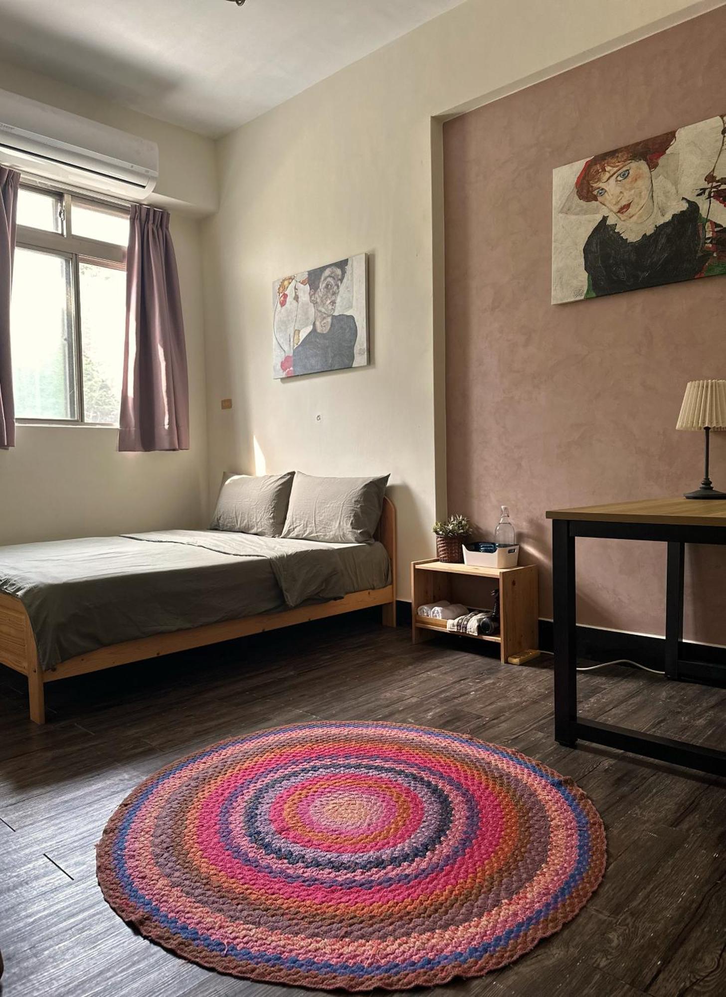 Dulan The Travel Bug Bistro Inn Donghe Dış mekan fotoğraf