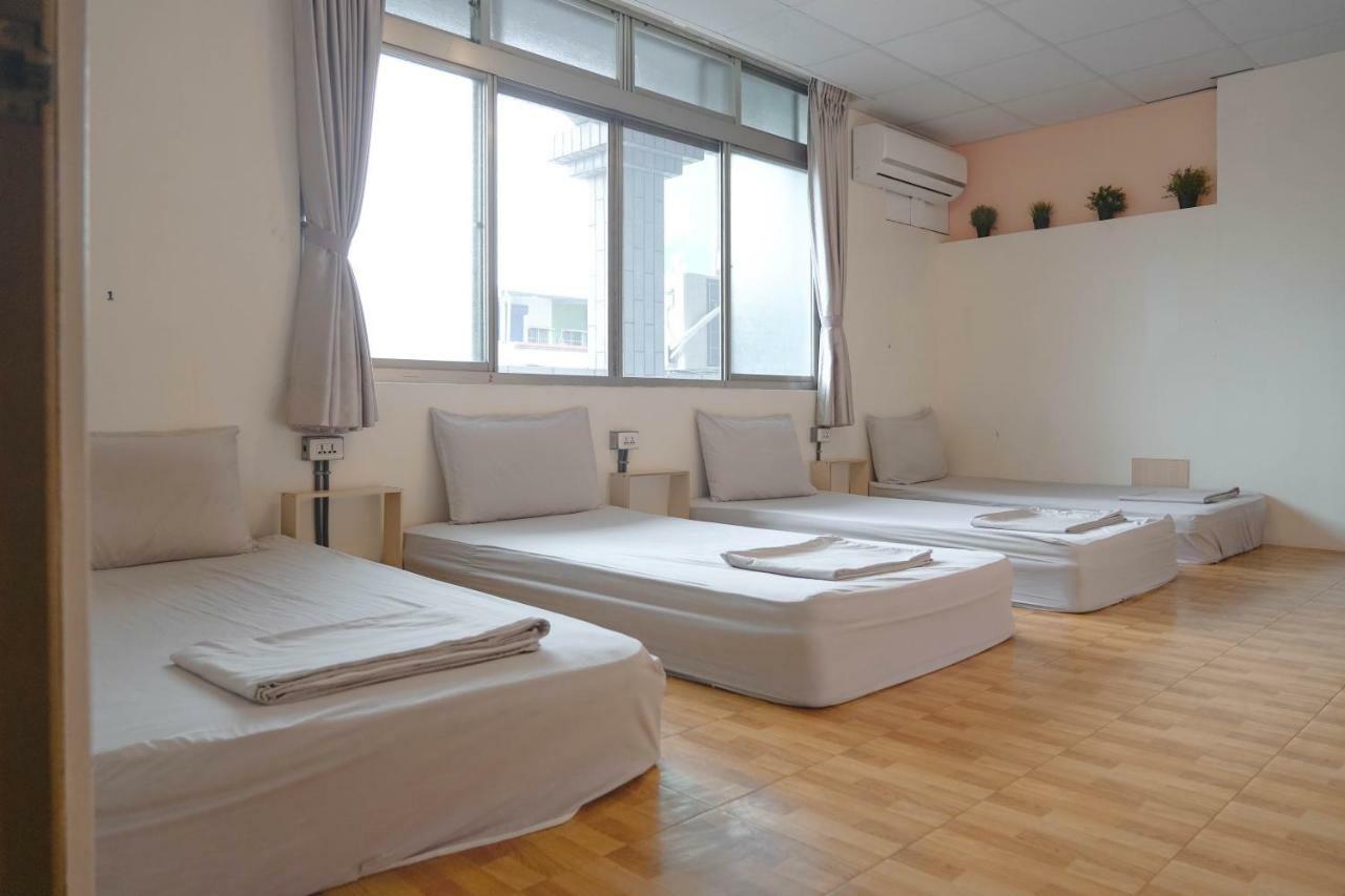 Dulan The Travel Bug Bistro Inn Donghe Dış mekan fotoğraf