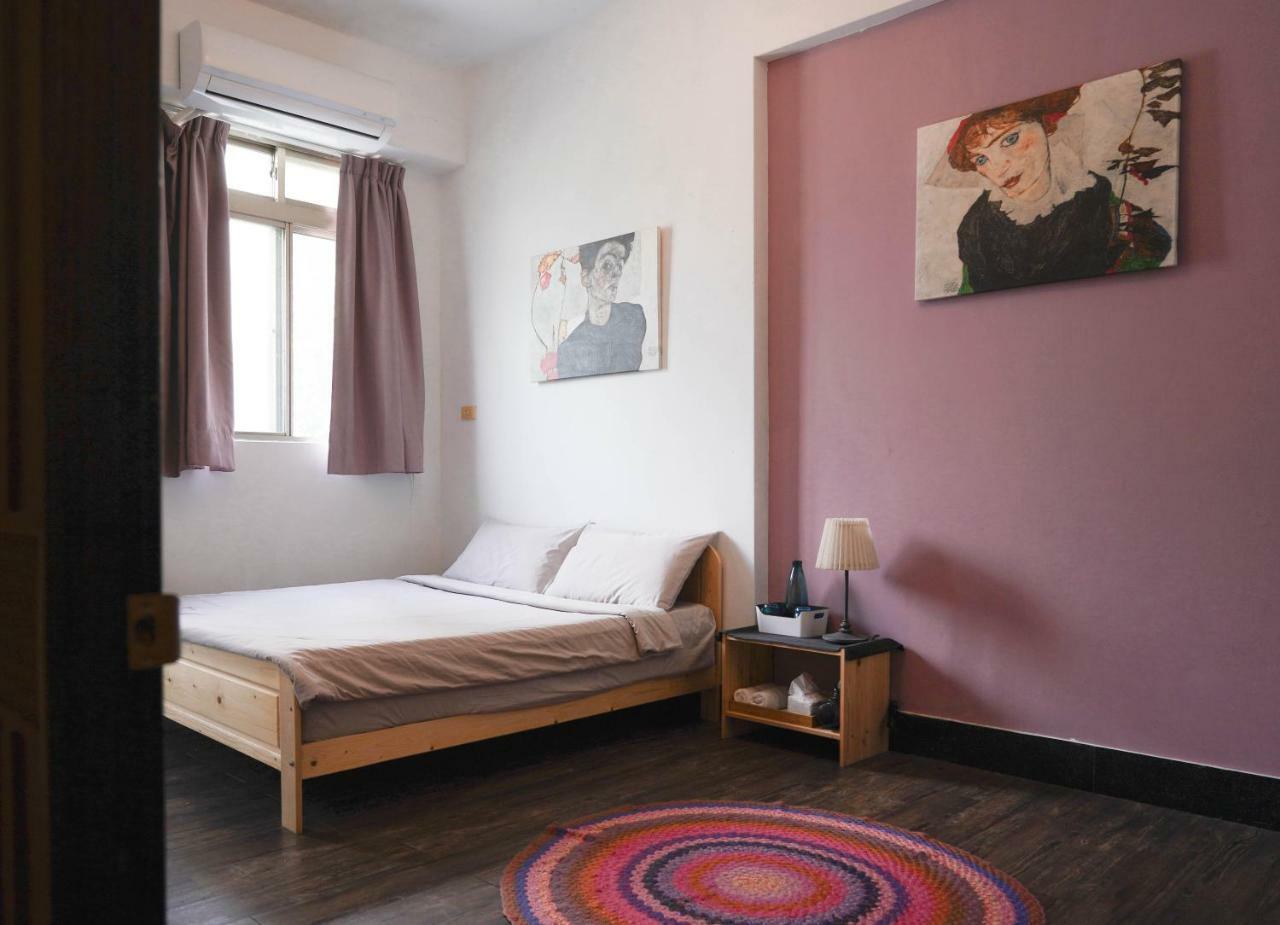 Dulan The Travel Bug Bistro Inn Donghe Dış mekan fotoğraf