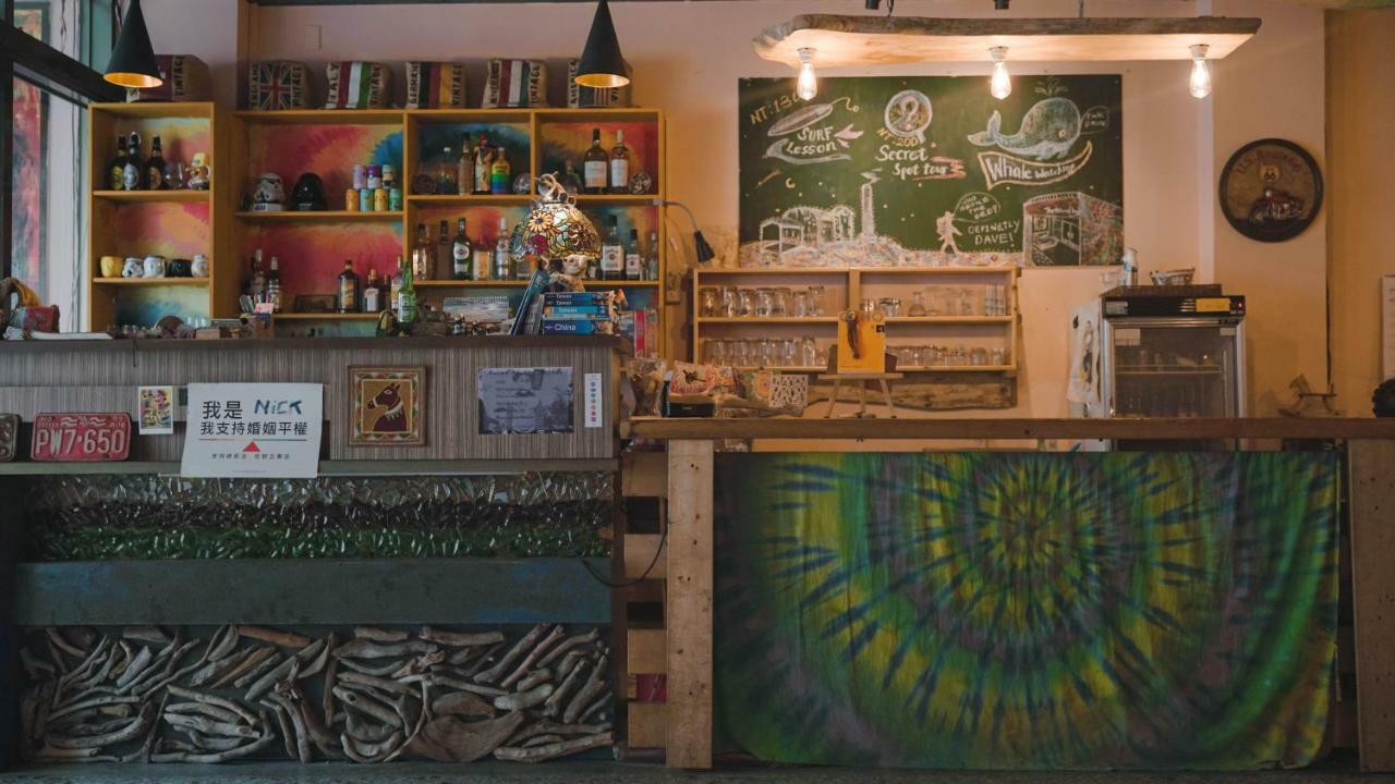 Dulan The Travel Bug Bistro Inn Donghe Dış mekan fotoğraf