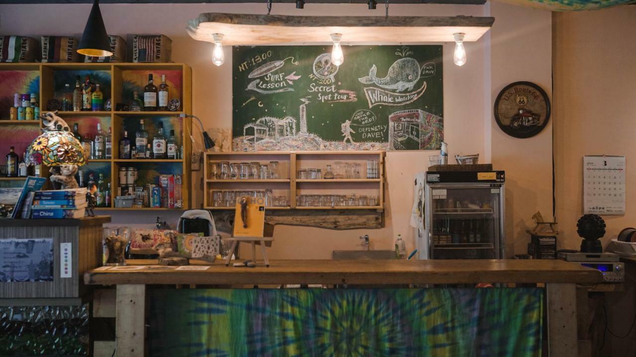 Dulan The Travel Bug Bistro Inn Donghe Dış mekan fotoğraf