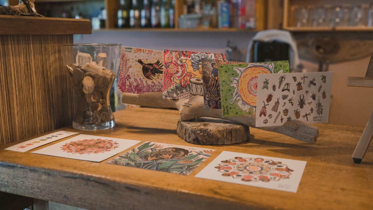 Dulan The Travel Bug Bistro Inn Donghe Dış mekan fotoğraf